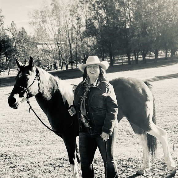 Meet your Posher, Laurie - Picture 1 of 1